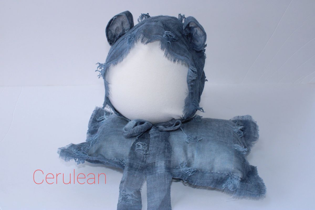 Newborn Vintage Style Pillow & Bonnet