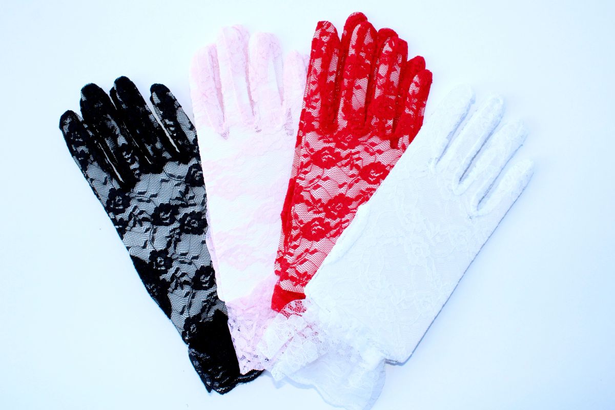 5yr-10yr, Laced Gloves