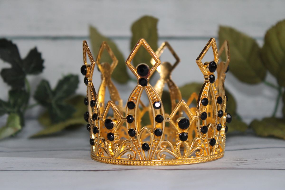 Large Black Diamond Crown