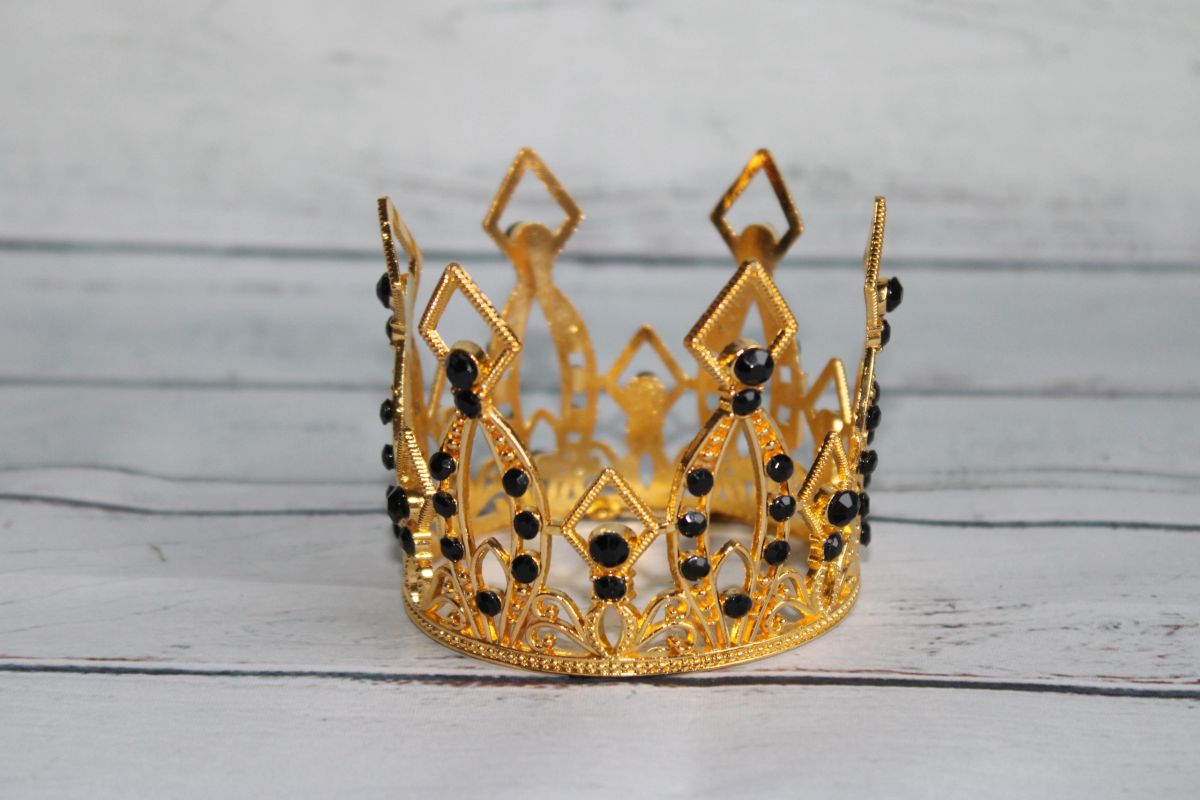 Large Black Diamond Crown