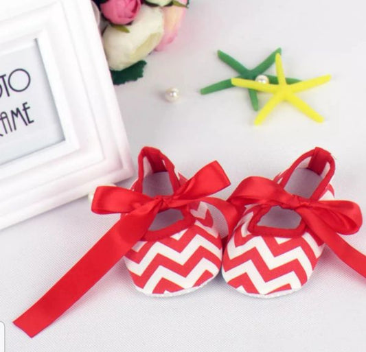 Red & White Zag Crib Shoes